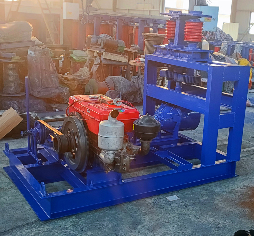 Vertical circulating pendant winch